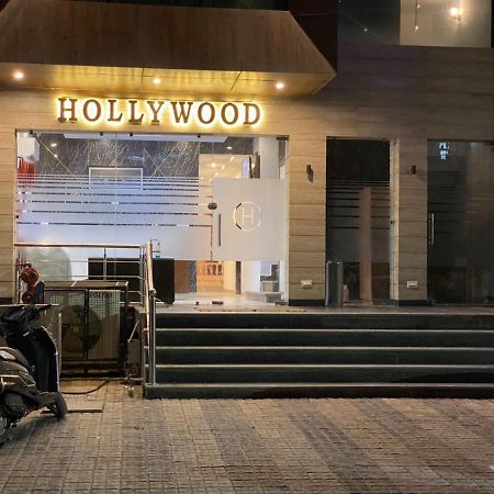 Hotel Hollywood Zirakpur Chandigarh - Family Hotel מראה חיצוני תמונה