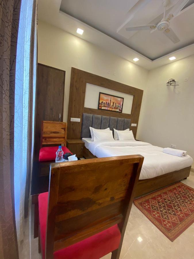 Hotel Hollywood Zirakpur Chandigarh - Family Hotel מראה חיצוני תמונה